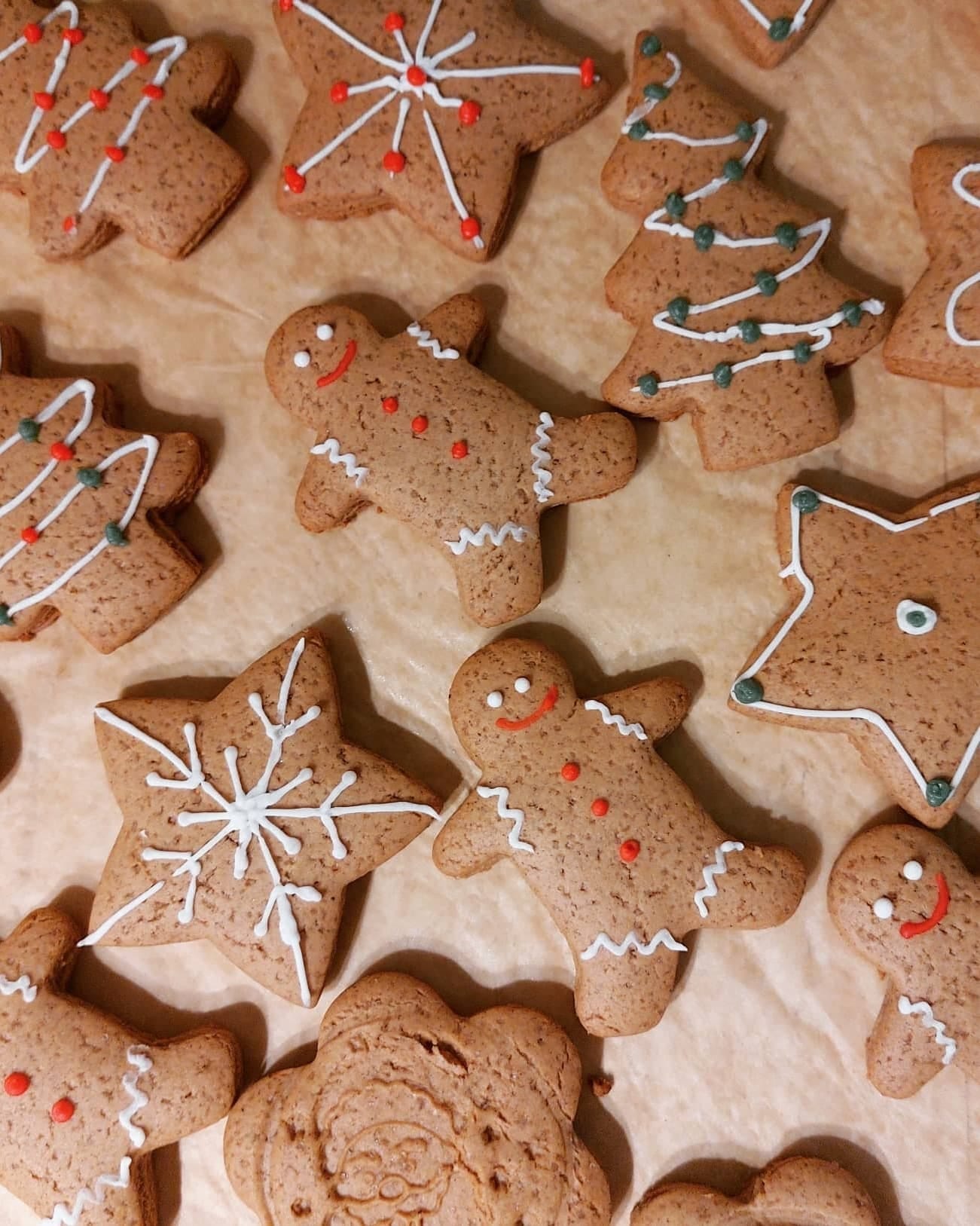 Gingerbread : Η ζύμη για μπισκότα & Χριστουγεννιάτικα σπιτάκια