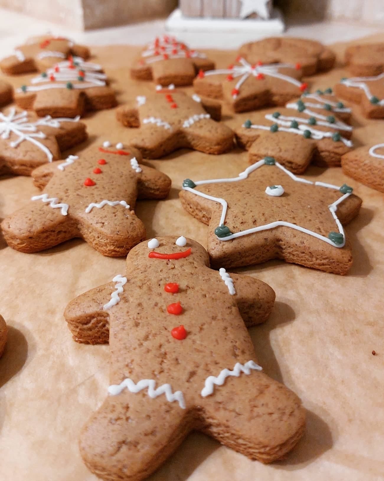 Gingerbread : Η ζύμη για μπισκότα & Χριστουγεννιάτικα σπιτάκια