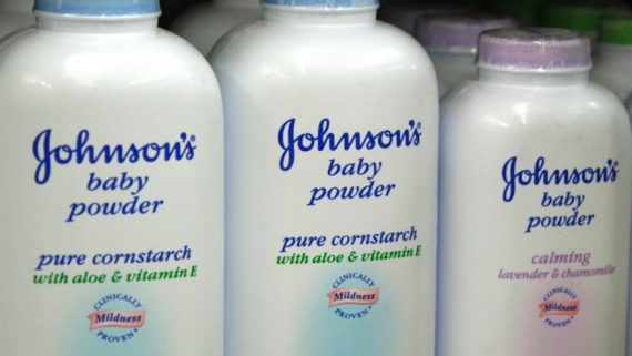 Αποζημίωση 72 εκατ. δολαρίων από τη Johnson & Johnson σε οικογένεια γυναίκας που πέθανε από καρκίνο!