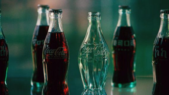 Αυτός είναι ο λόγος που η Coca Cola σε γυάλινο μπουκάλι είναι πιο νόστιμη