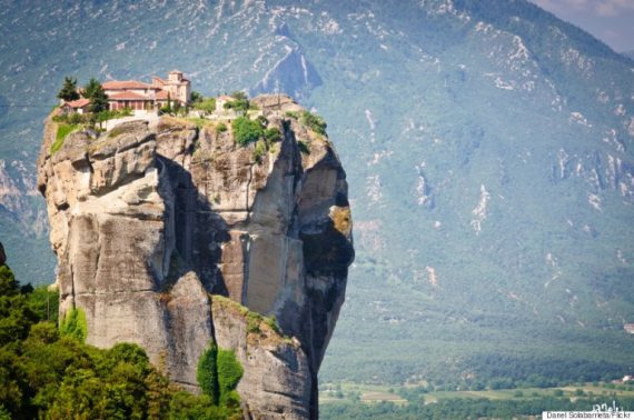 Tα 10 μέρη της Ελλάδας που πρέπει να επισκεφτείτε έστω και μία φορά στη ζωή σας!