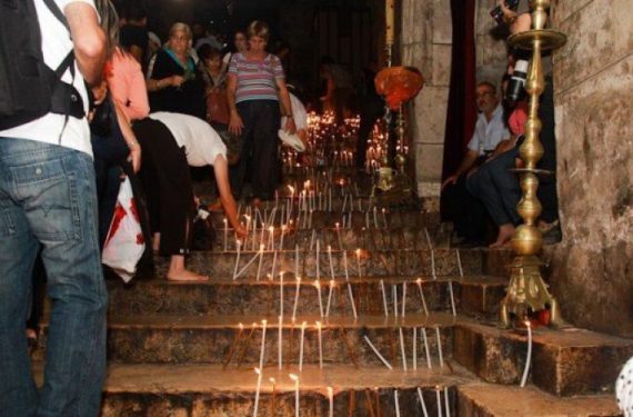 Τα 49 σκαλιά για τον Τάφο της Παναγίας