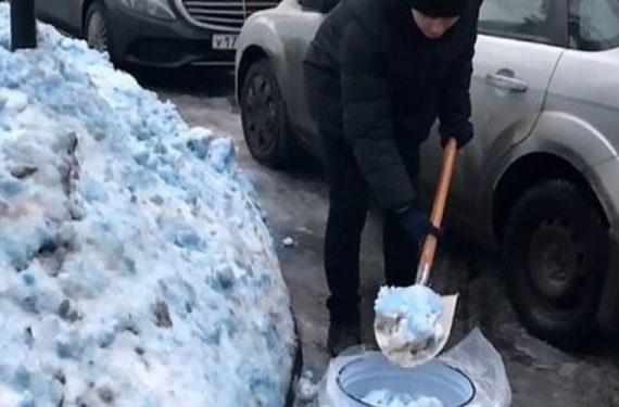 Μυστήριο και σύγχυση από το μπλε χιόνι – Πανικόβλητοι οι κάτοικοι (εικόνες)