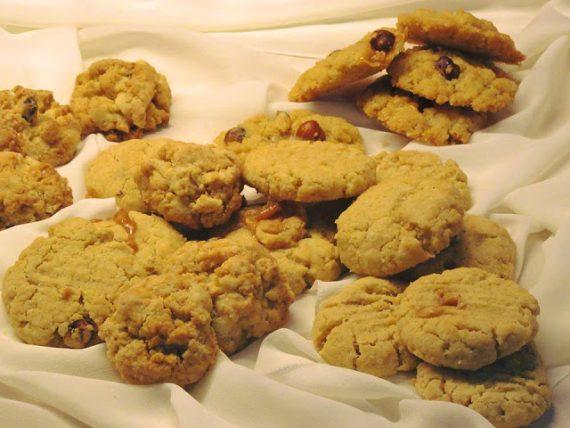 Τραγανά Cookies με φουντούκια & καραμέλες γάλακτος !!!