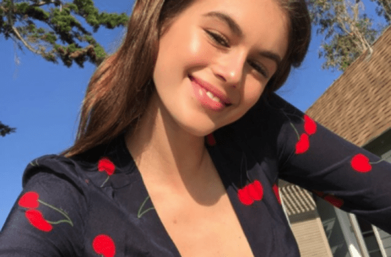 To φόρεμα που φόρεσε η Kaia Gerber είναι υπέροχο, θα το λατρέψεις και κοστίζει μόλις 32 ευρώ! (εικόνα)