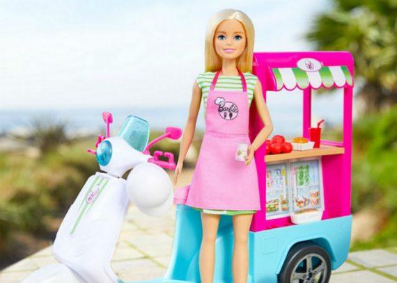 Κι όμως η αγαπημένη μας κούκλα η Barbie έχει επώνυμο! Ξέρετε ποιο είναι;