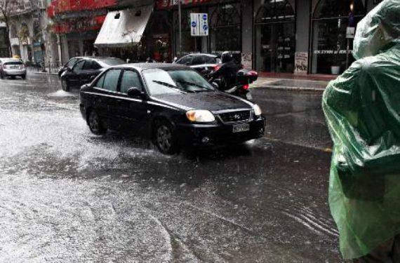 Χαλάει δραματικά ο καιρός με καταιγίδες και χαλάζι -Προειδοποιήσεις μετεωρολόγων, Αρχών