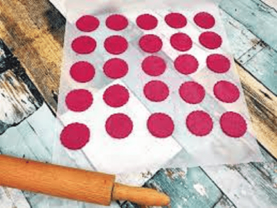 Κράκερς βρώμης με παντζάρι (Oat crackers with beetroot)