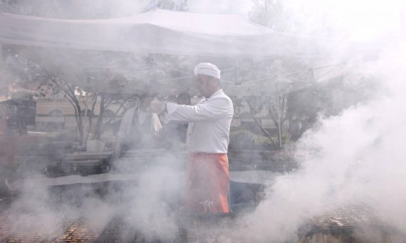 Τσικνοπέμπτη 2019: Πού θα τσικνίσουμε... δωρεάν!