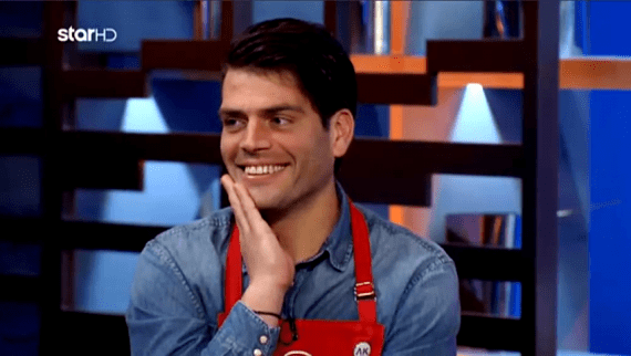 Με νέο look 2 μήνες μετά το MasterChef: Οι νέες λήψεις του Χρήστου Mπάρκα κάνουν τις γυναίκες να παραμιλούν (εικόνες)