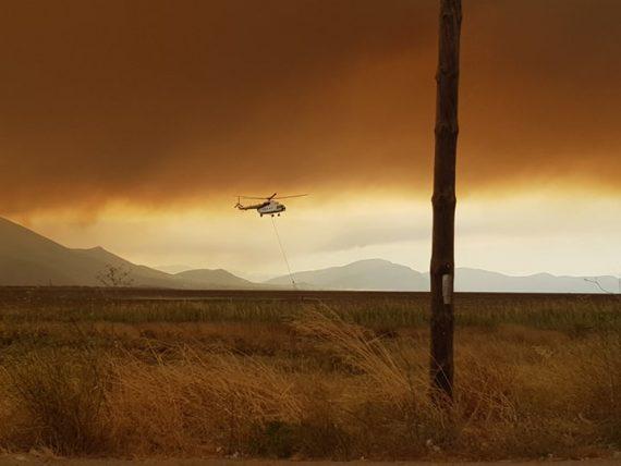 Η Ευβοιά σε κατάστασή έκτακτης ανάγκης  30 και σαράντα μετρά οι φλόγες (εικόνες). Ζημιές σε σπίτια από τις φλόγες