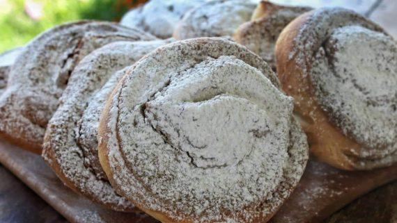 Οι παραδοσιακές Ταχινόπιτες της Κύπρου - Traditional Tahini Pies from Cyprus