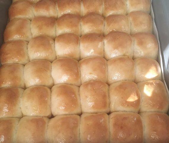 Αφράτα και λαχταριστά ψωμάκια τύπου brioche ιδανικά για κολατσιό