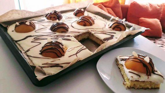 Bienchenkuchen: Ελαφρύ γλυκό ταψιού με  αφράτο κέικ και κρέμα