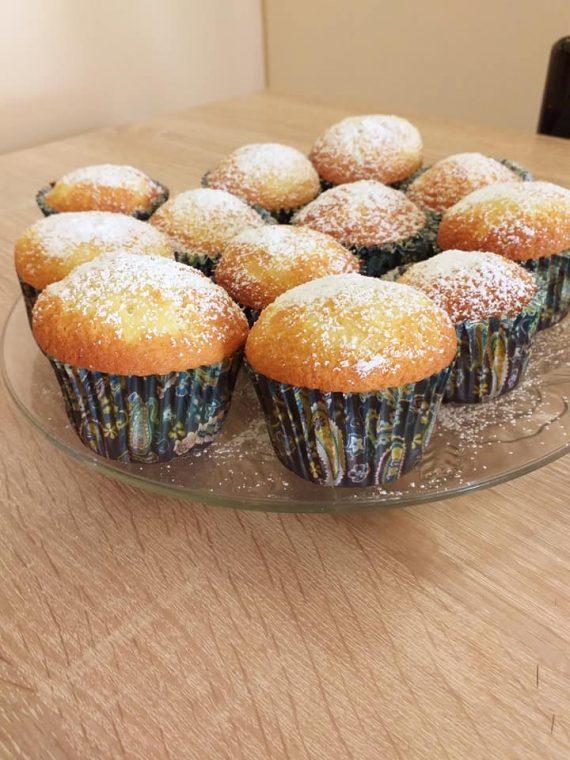 Warm Milk cakes: Τα αφράτα και μαλακά cupcakes που θα σας ξετρελάνουν