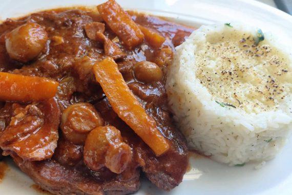 Συνταγή για Μπεφ Μπουργκινιόν με μοσχάρι - Beef Bourguignon