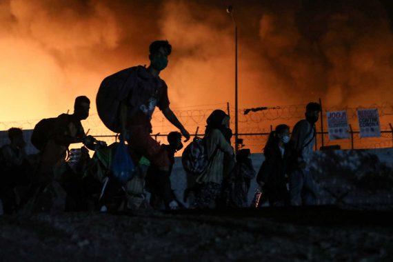 Μόρια : Σε έκτακτη κατάσταση η Λέσβος – Μεταφέρονται ΜΑΤ στο νησί -φόβοι για νεκρούς (pics, video)