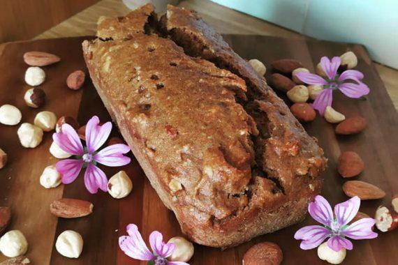 Healthy Cake: Με αλεύρι ολικής, μέλι, ξηρούς καρπούς & χουρμάδες