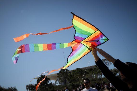 Δεν υπάρχει απαγόρευση για χαρταετό και κλειστά Πάρκα