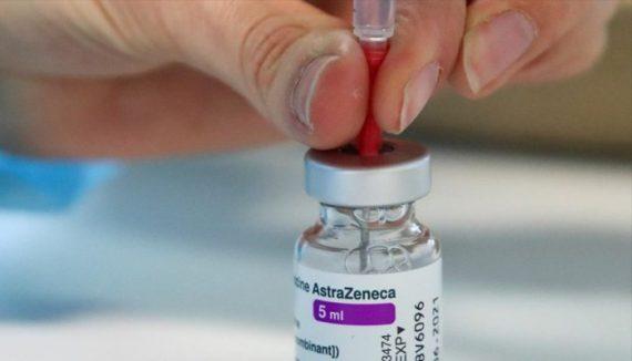 Συμπτώματα AstraZeneca: Τι σημαίνει αν δεν ανεβάσεις πυρετό μετά το εμβόλιο