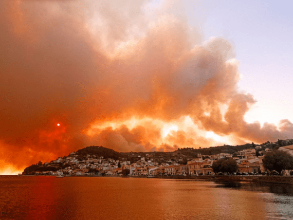 Πυρκαγιά στην Εύβοια: Η φωτιά είναι ανεξέλεγκτη