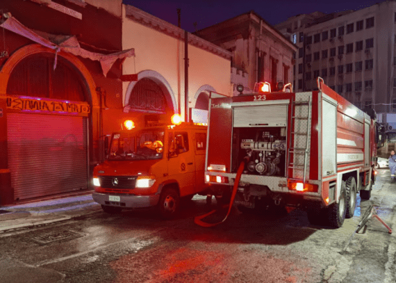 Τραγωδία: Ένας νεκρός ύστερα από πυρκαγιά σε σιδηρουργείο