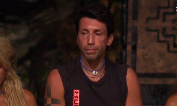 Survivor spoiler 9/4 : Ο χαμός με τον Εμμανουήλ – Περνά στην αντεπίθεση ο κομμωτής