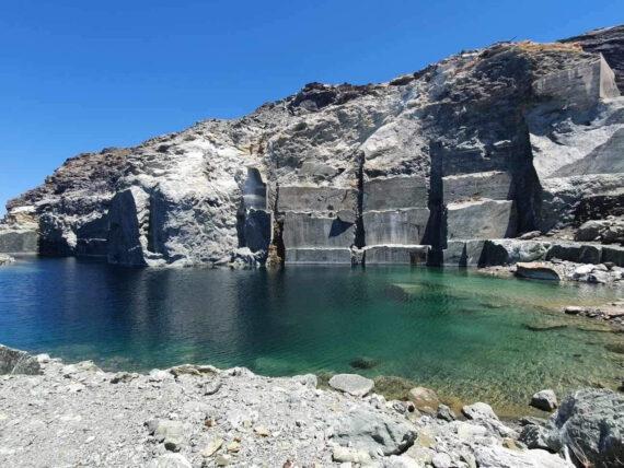 Πράσινο Λατομείο-φυσική-πισίνα-στην-Τήνο-