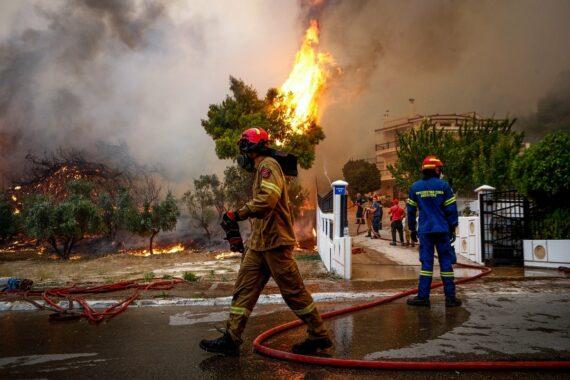 Φωτιά Πάρνηθα: Νέες κυκλοφοριακές ρυθμίσεις – Ποιοι δρόμοι είναι κλειστοί