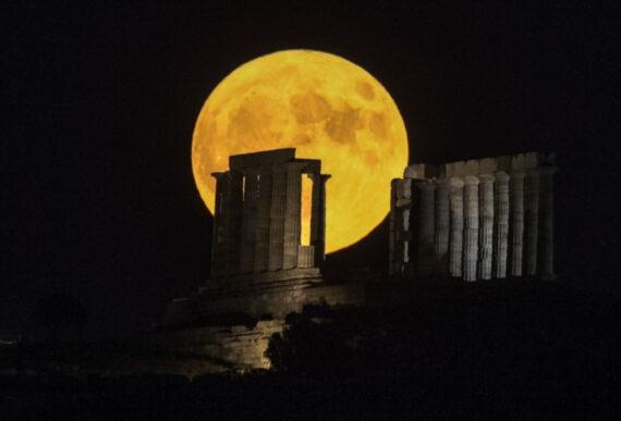 Φεγγάρι του θερισμού: Η τελευταία υπερπανσέληνος του 2023 (φωτογραφίες)