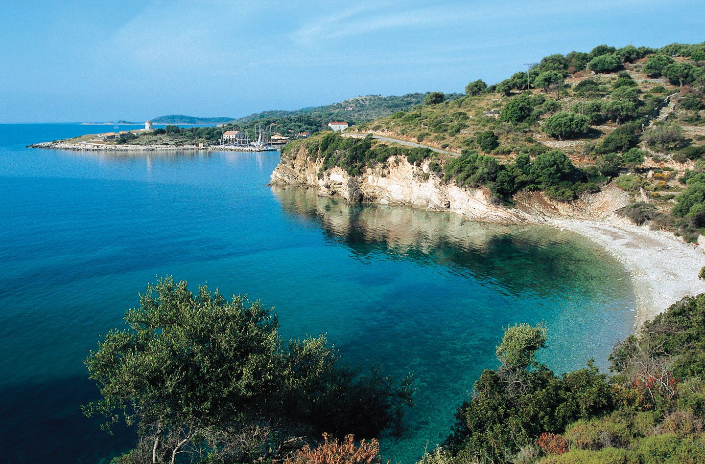 Καστός-Ιόνιο-διακοπές-χωρίς αυτοκίνητο-το-Καλοκαίρι-