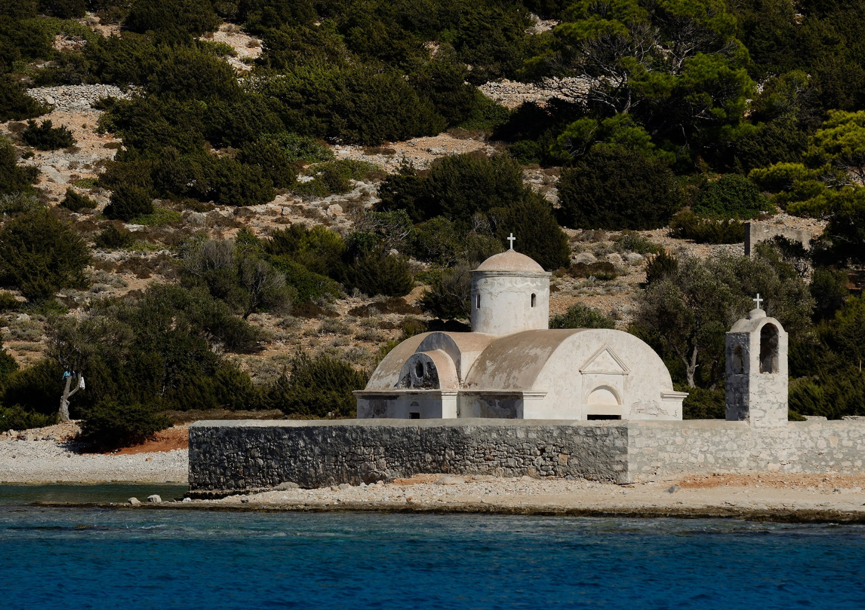 Χάλκη: Οικογενειακές διακοπές την αριστοκράτισσα των Δωδεκανήσων