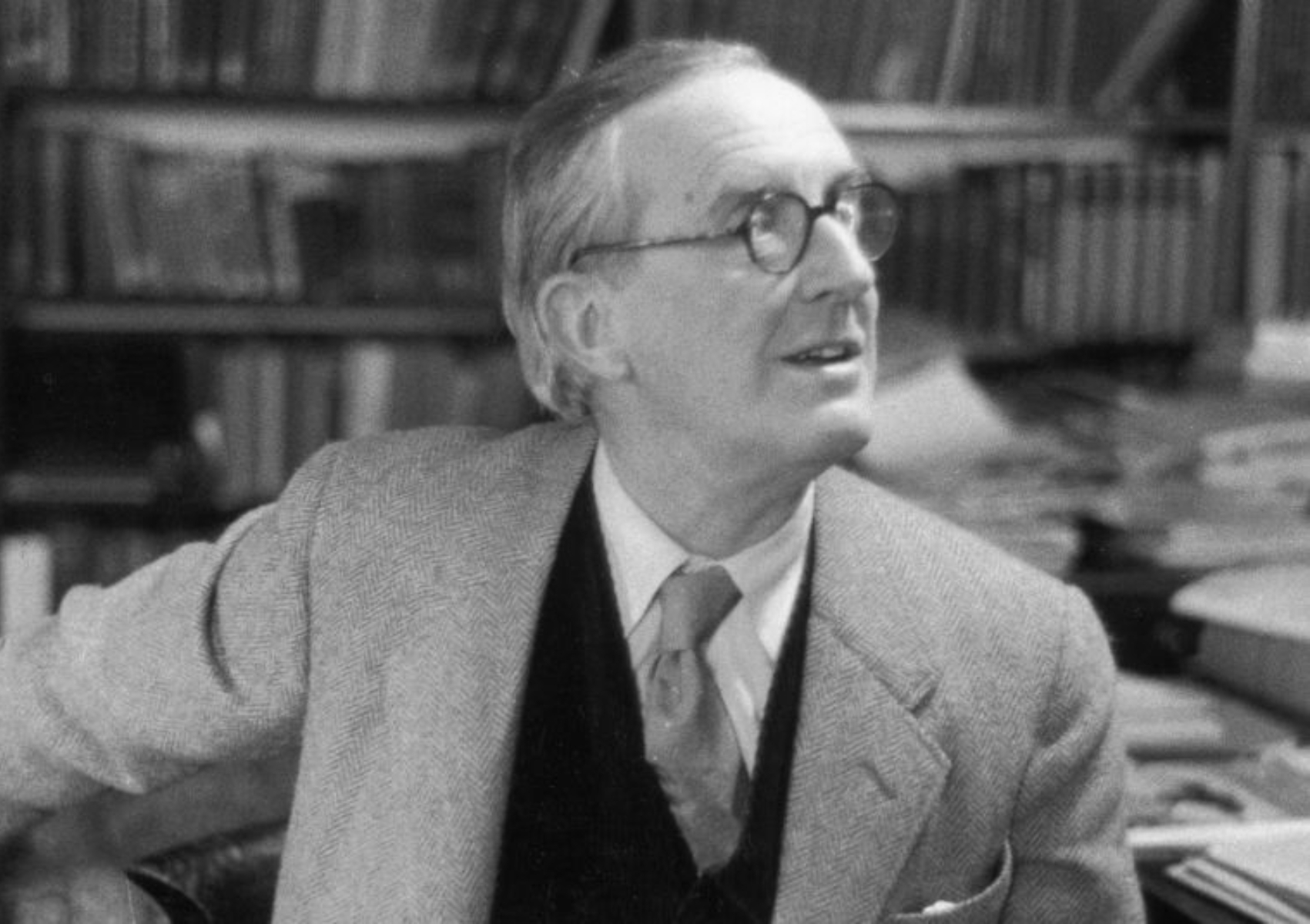 J. R. R. Tolkien: Η ιστορία της ζωή του πατέρα της φανταστικής λογοτεχνίας που άφησε εποχή