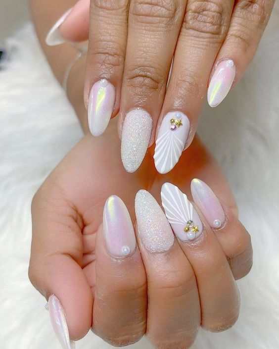 Ιδέες-για-Seashell-nails-κλασσικό-λευκό