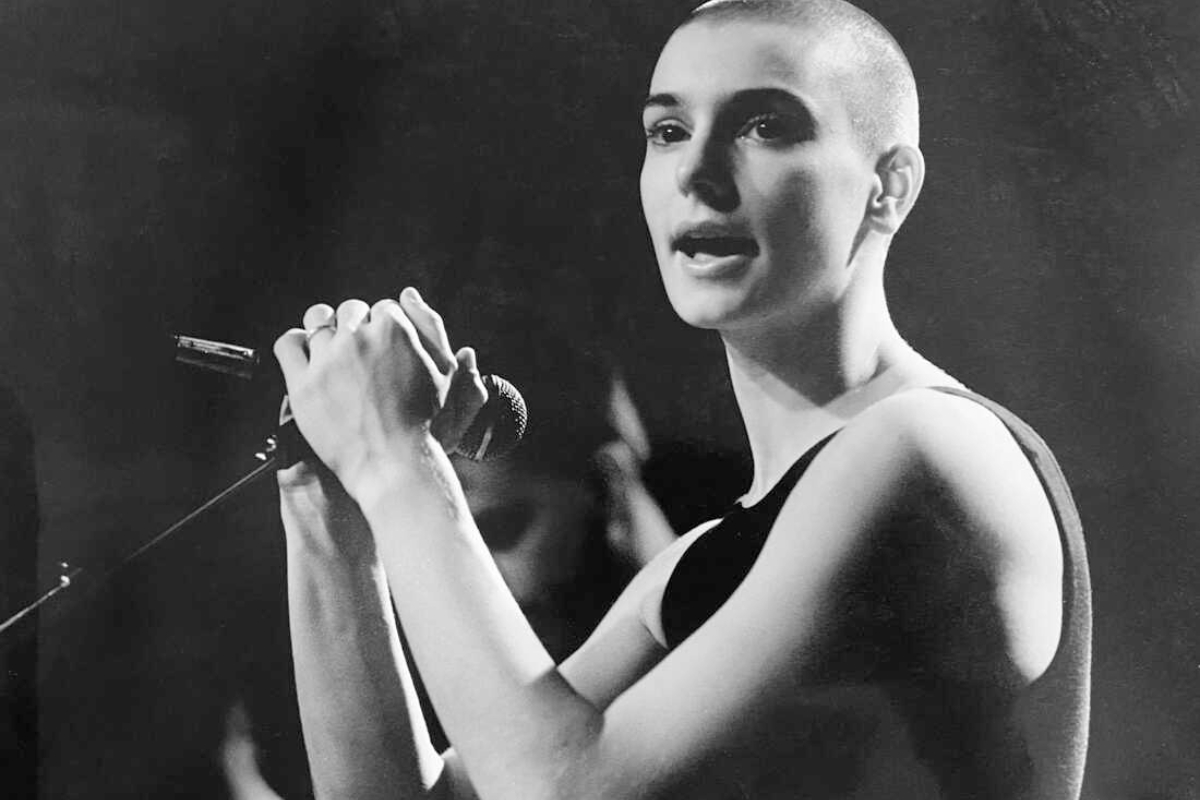 Sinead O’Connor: Στο φως της δημοσιότητας ένα χρόνο μετά η αιτία του θανάτου της