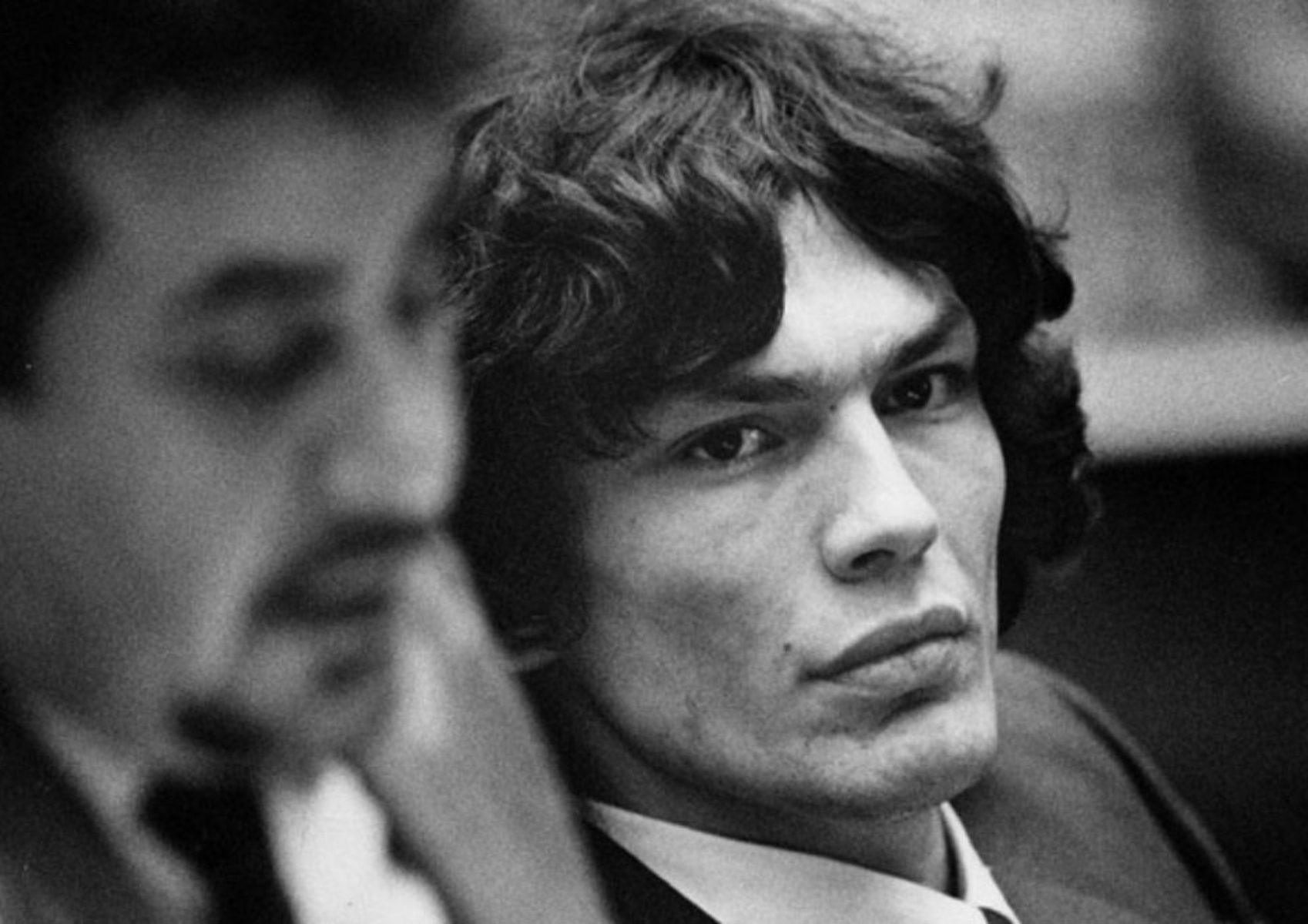 Richard Ramirez: Η ανατριχιαστική ιστορία του serial killer που τρομοκράτησε το Los Angeles και έγινε σειρά στο Netflix 