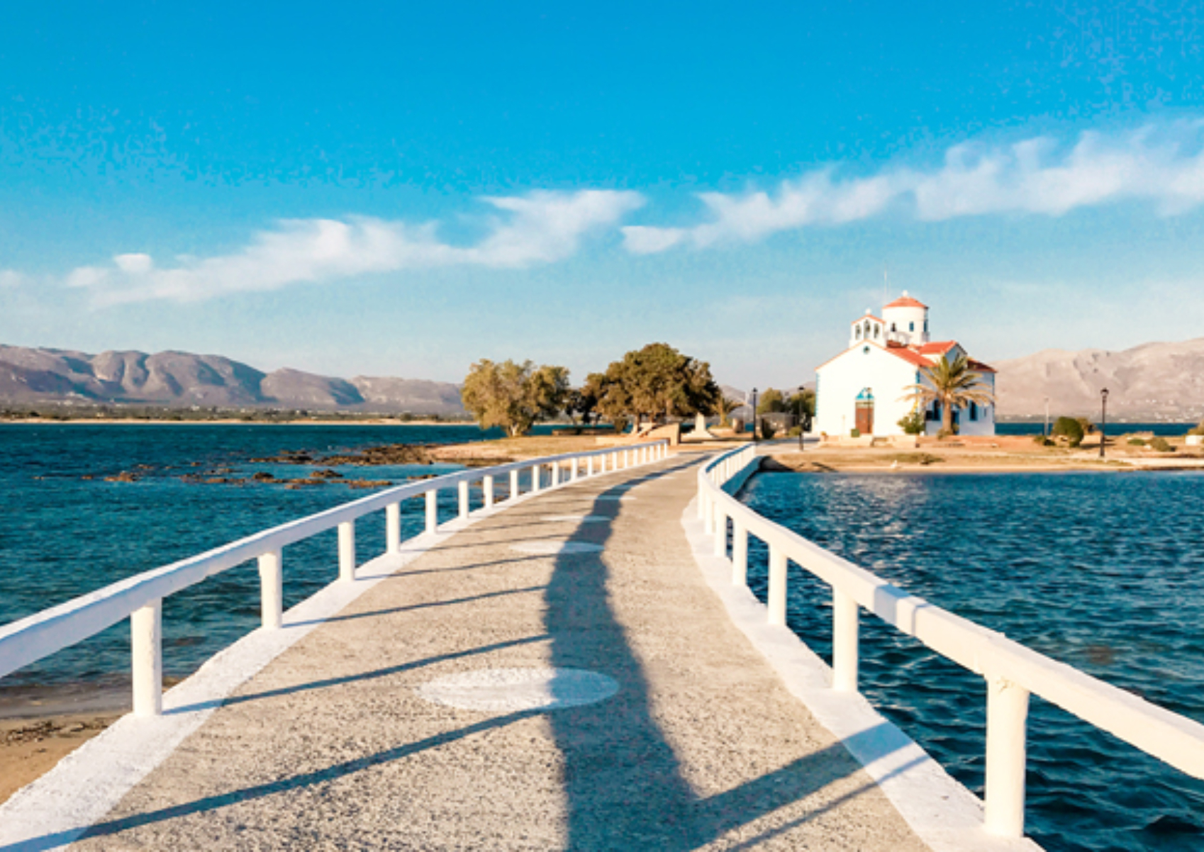 Ελαφόνησος: Διακοπές στο παραδεισένιο νησί με της εξωτικής ομορφιάς παραλίες με τα σμαραγδένια νερά και την κατάλευκη άμμο