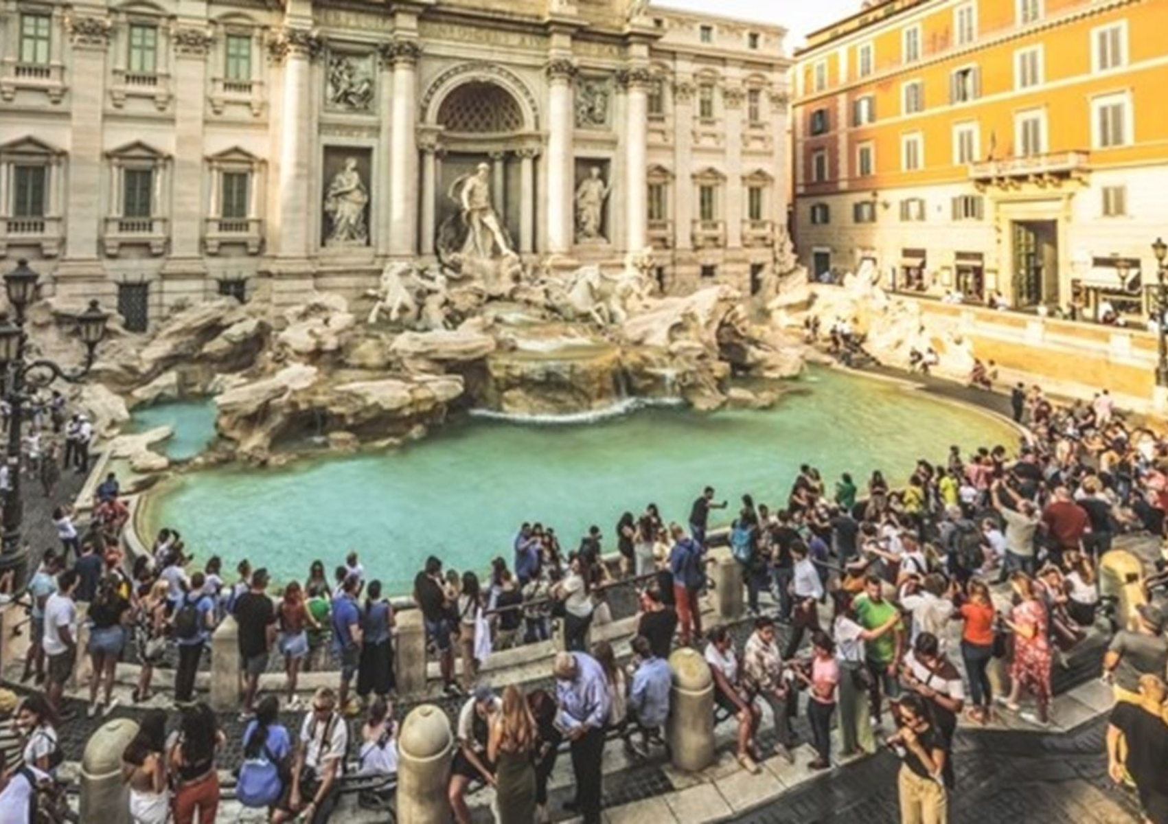 Fontana di Trevi το σιντριβάνι των ευχών: Οι ιστορίες και θρύλοι του πιο διάσημου σιντριβανιού στον κόσμο