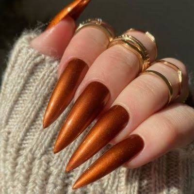 stiletto nails-σε-μεταλλικό-πορτοκαλί-ιδέες-