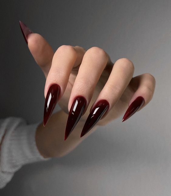 stiletto nails-τάσεις-Φθινόπωρο 2024-trend-ιδέες-