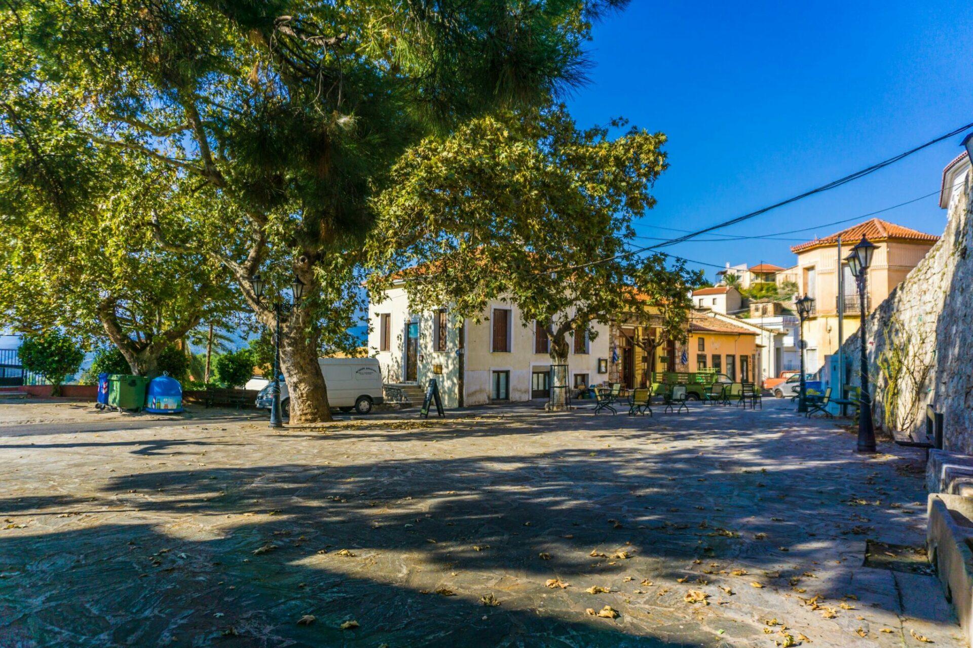 Χρισσό-Το-μυστικό-καταπράσινο-χωριό-κοντά-στην-Αθήνα-Ιδανικό-για-χειμερινές-αποδράσεις