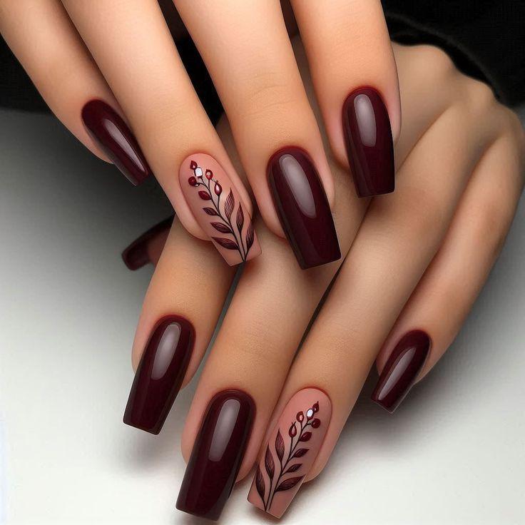 red-wine-nails-με-μπεζ-σχέδια-ιδέες-