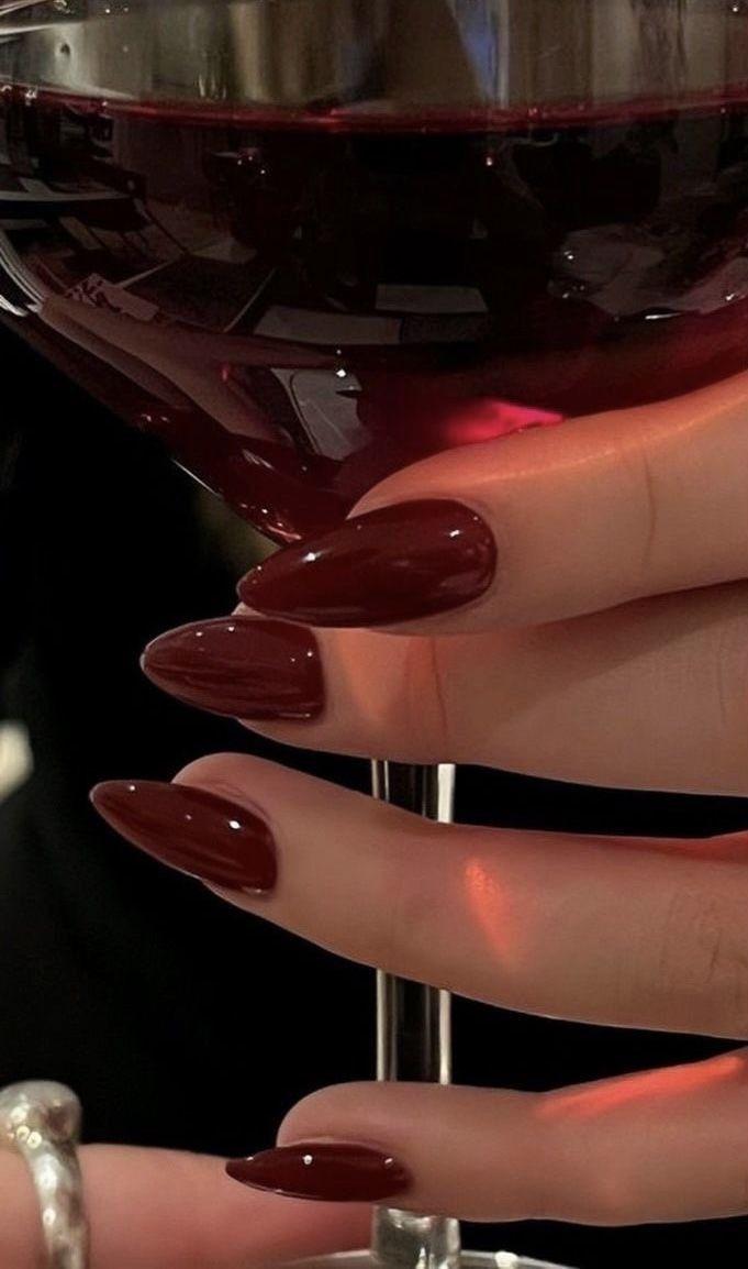 ιδέες-για-red wine nails-Φθινόπωρο-Χειμώνας 2024-2025-