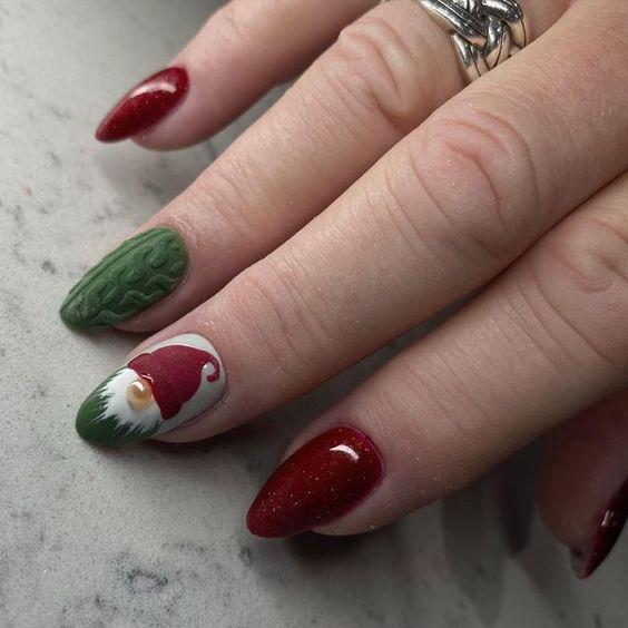 κόκκινα-χριστουγεννιάτικα νύχια-TikTok nails-trends-Χριστούγεννα 2024-ιδέες-