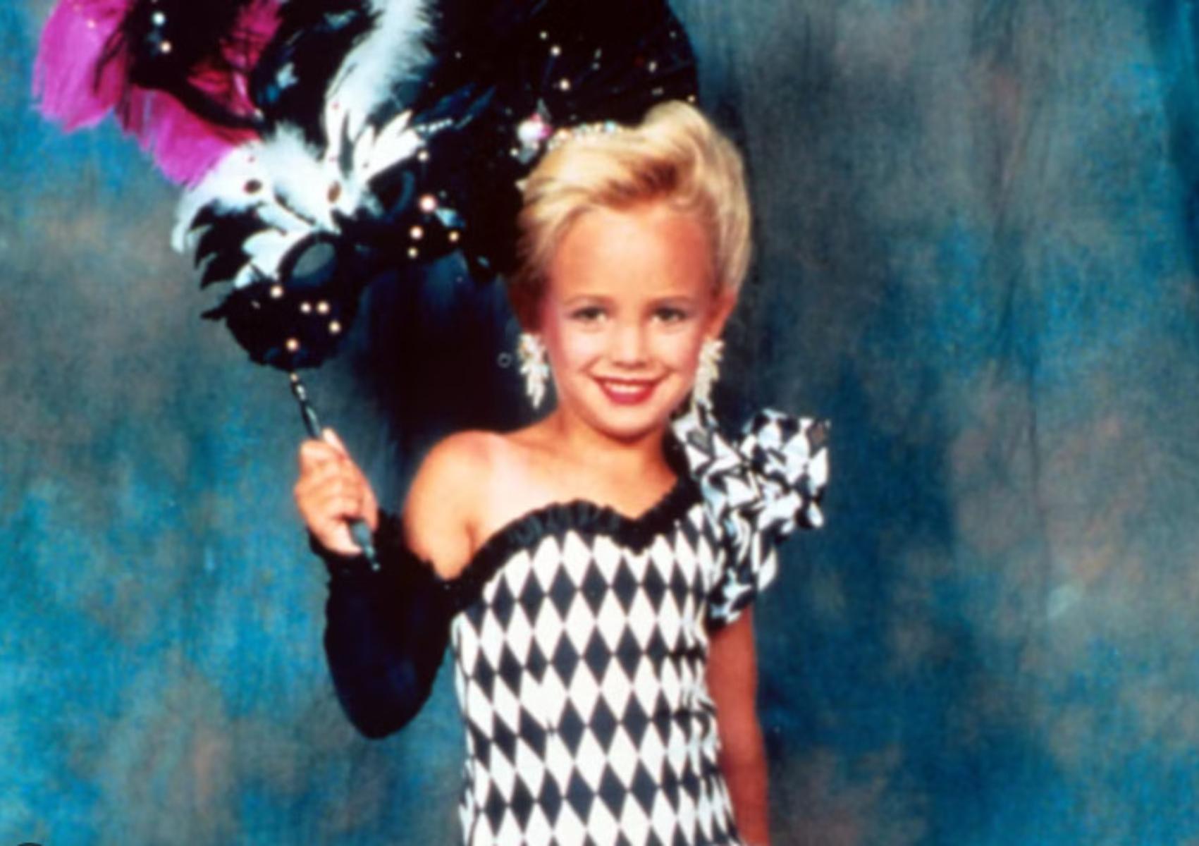 JonBenet Ramsey : Η δολοφονία της της 6χρονης Βασίλισσας της Ομορφιάς ανήμερα των Χριστουγέννων που συγκλόνισε τον κόσμο