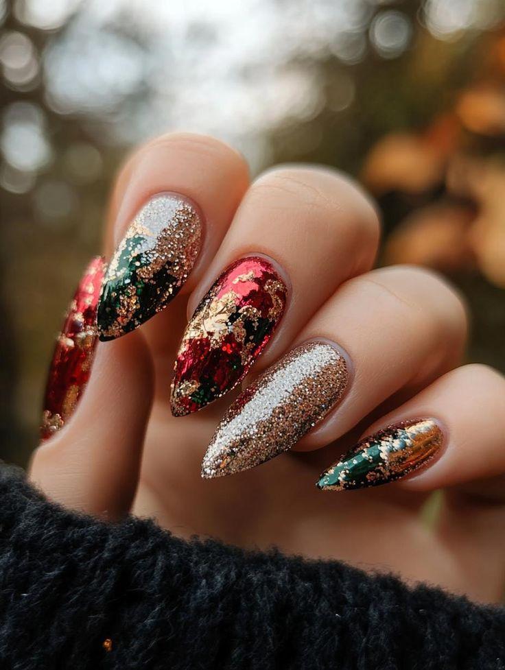 ιδέες-για-glitter nails-τα-Χριστούγεννα-Πρωτοχρονιά 2024-