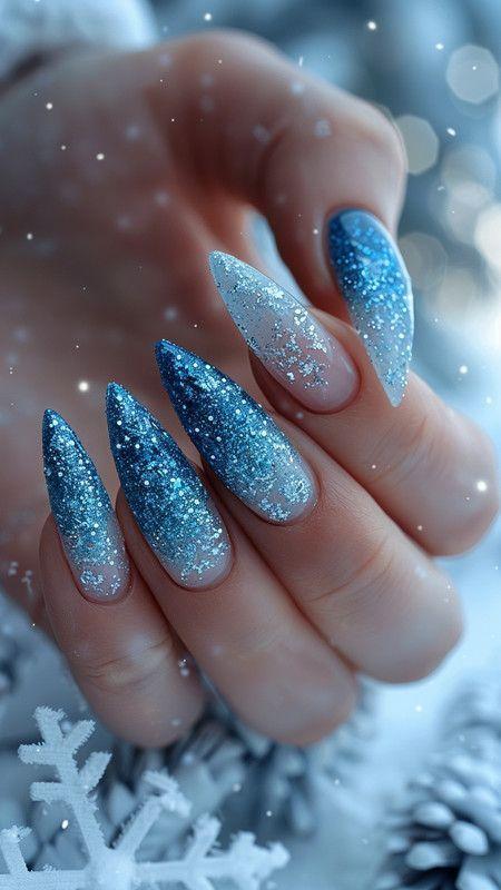 Luxury Christmas Nails: Τα Must-Have σχέδια Νυχιών για τις Γιορτές