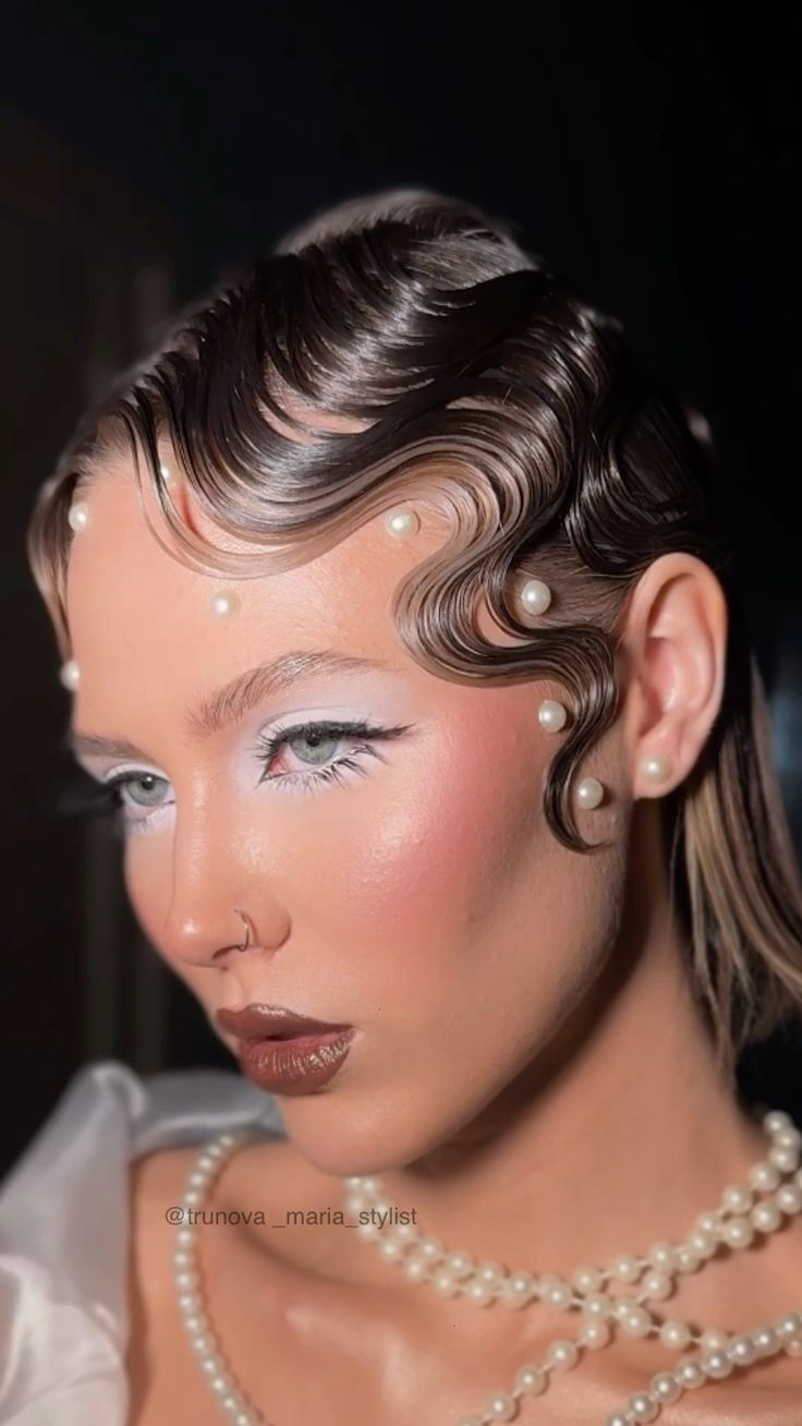 sleek hairstyles-τάσεις-Χειμώνας 2025-στα-κουρέματα-και-χτενίσματα-trends 2025-