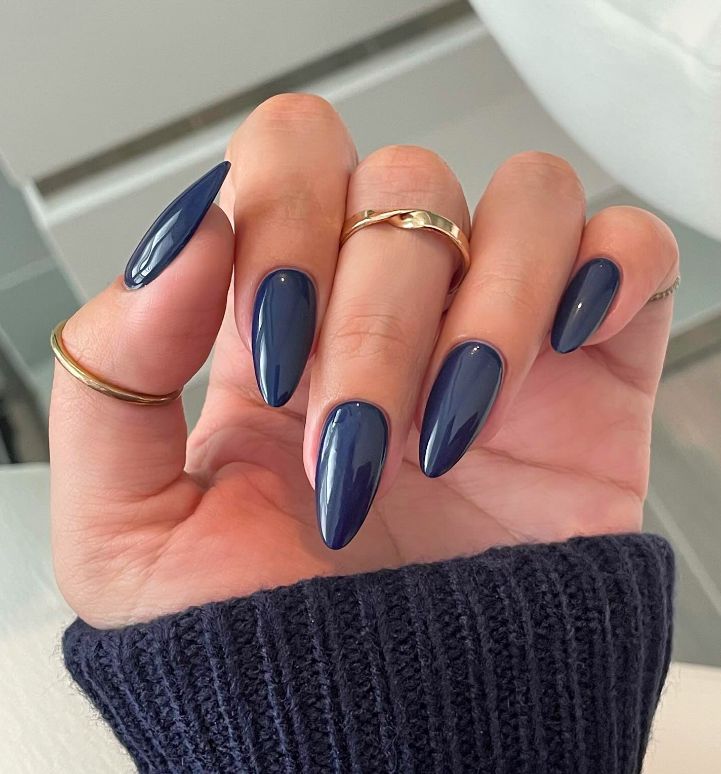 navy blue nails-τάσεις-Χειμώνας 2025-ιδέες-