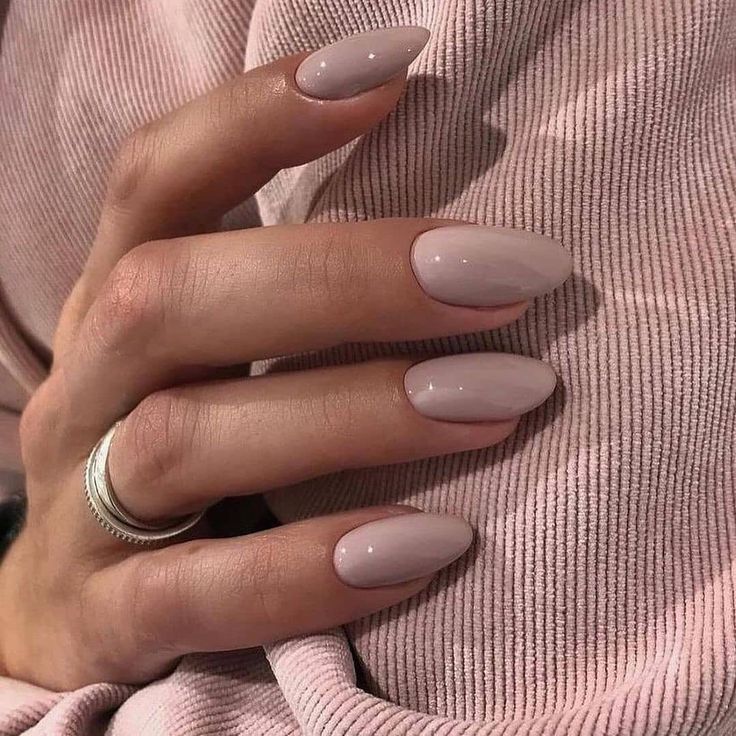 nude nails-τάσεις-Χειμώνας 2025-ιδέες-